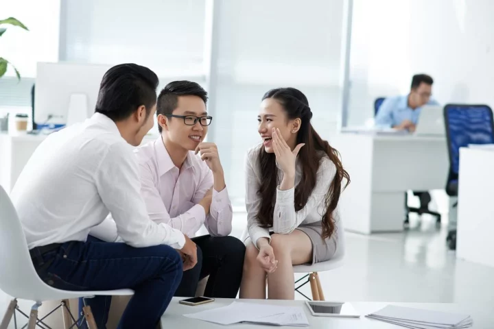 Bagimana Beradaptasi di Lingkungan Kerja Baru Bagi Introvert